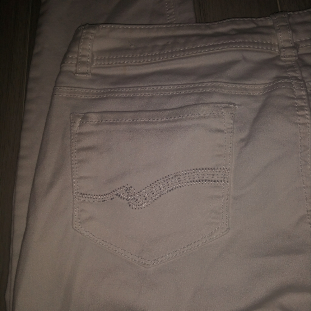 Almost Famous Off-White Skinny Leg Jeans - Size 13 - Picture 7 of 13